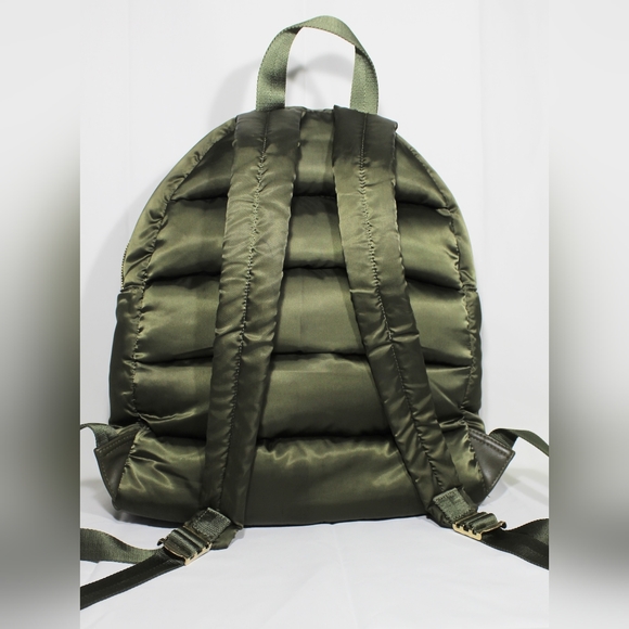 Urban Fit backpack, quilted design, great for small computers. EUC! - Picture 2 of 15